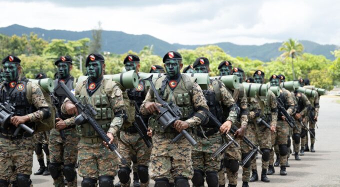 Ejército detecta con drones haitianos indocumentados que se ocultaban en una finca de bananos en Valverde