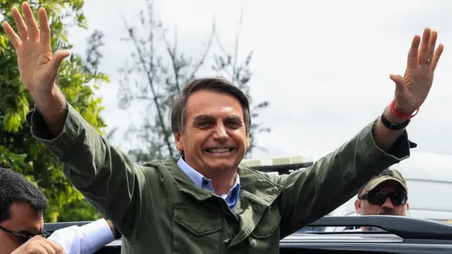 Apresan a Jair Bolsonaro por intentar romper grillete electrónico