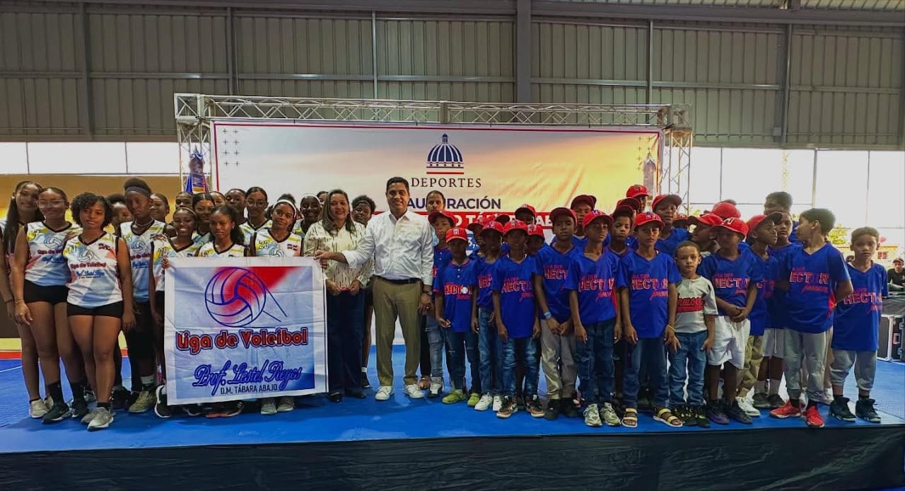 Gobierno inaugura multiuso en Tábara Abajo y anuncia seis más para Azua