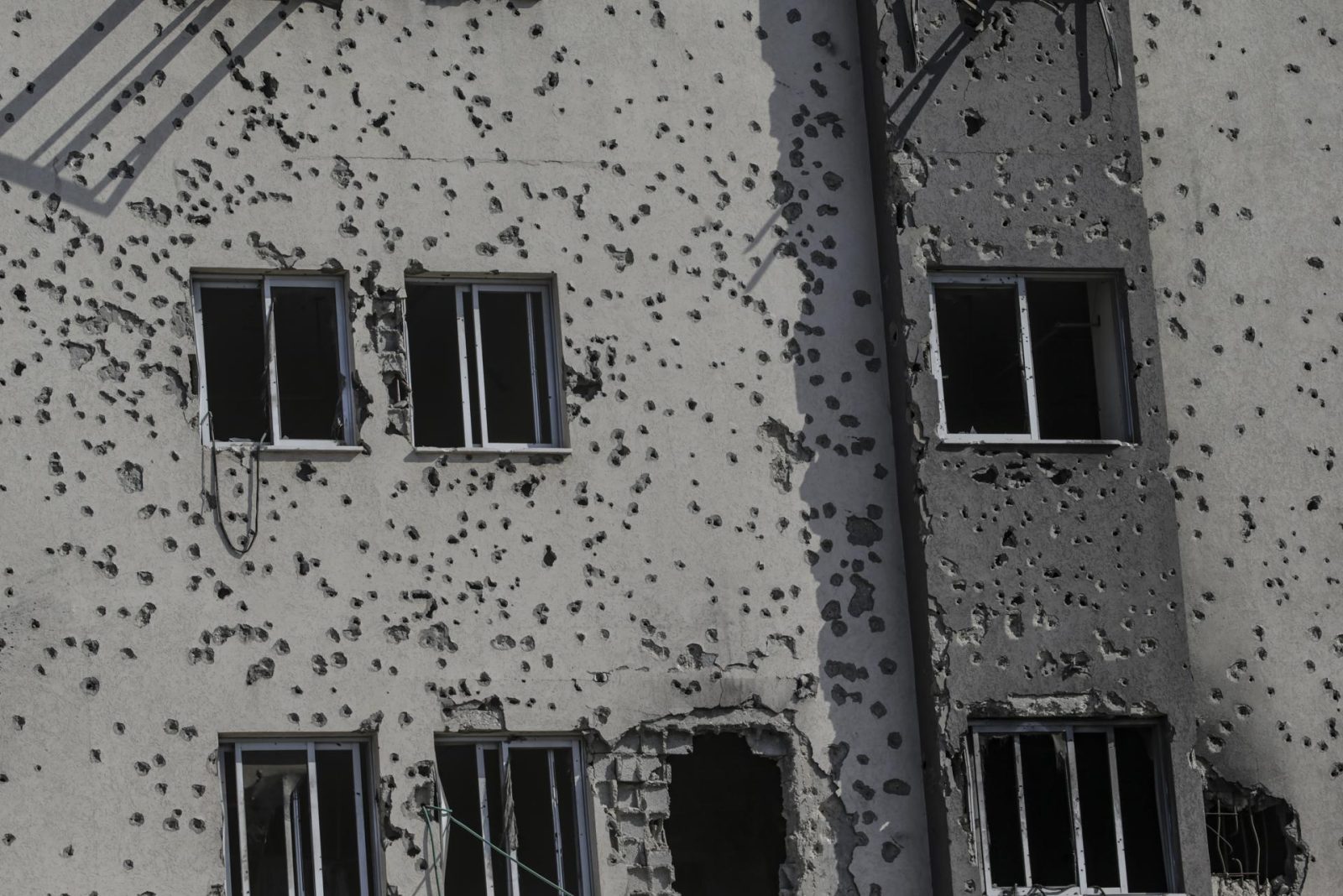 Israel mata a cuatro palestinos en ataques en el norte y sur de Gaza pese al alto el fuego