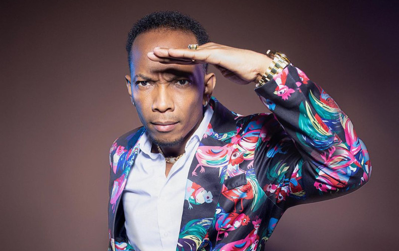 Eudis el Invencible arma la parranda en el Half Time de la Casa de Alofoke 2