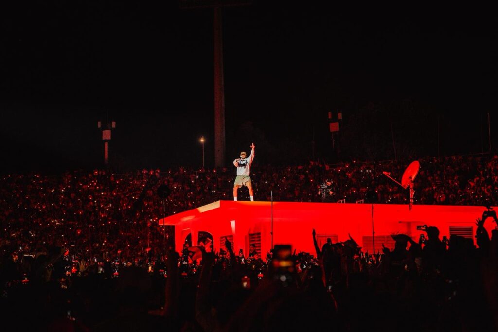 Bad Bunny comienza su gira mundial en RD: “Gracias por darme la energía que necesitaba” | 2 | Bad Bunny comienza su gira mundial en RD: “Gracias por darme la energía que necesitaba” - Noticias de hoy en República Dominicana | De Último Minuto