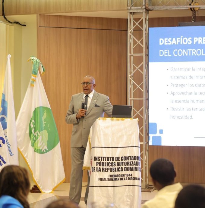 Contraloría implementará herramientas digitales para mejorar transparencia y control de recursos públicos