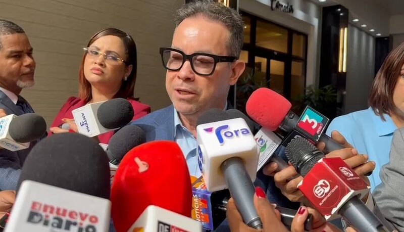 Pedir destitución de jueces del TC por fallo sobre relaciones homosexuales es "extremista", advierten diputados