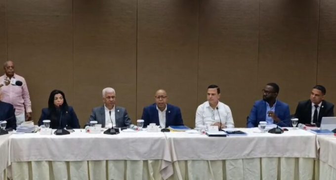 Gobierno, Congreso y Justicia buscan a contrarreloj salida a reforma procesal penal