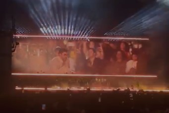 Bad Bunny inicia su concierto en RD a las 9:58 p. m. desatando euforia total en el Estadio Olímpico