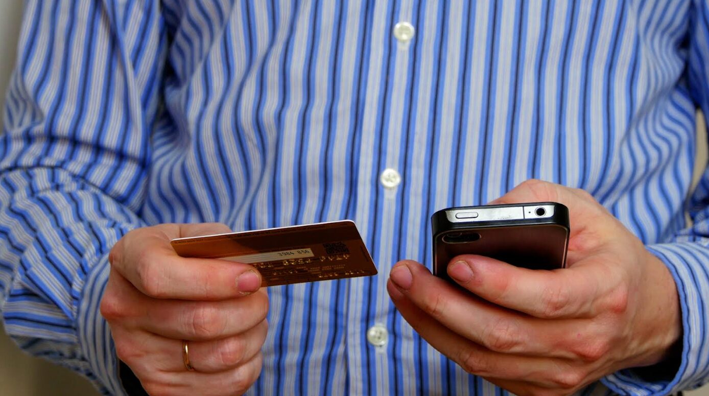 Lo que recomiendan los bancos para evitar fraudes durante Black Friday y Navidad