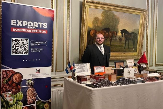 RD exhibe sus rones y cigarros en Estrasburgo durante la cuarta edición de “Strasbourg Soirée”