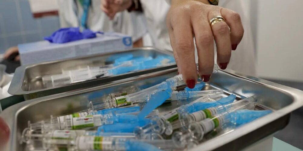 OMS: La pérdida de confianza en las vacunas aumentará los casos de neumonía y meningitis