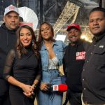 Noticias DUM logra éxito en transmisión y cobertura en vivo desde de Casa de Alofoke 2