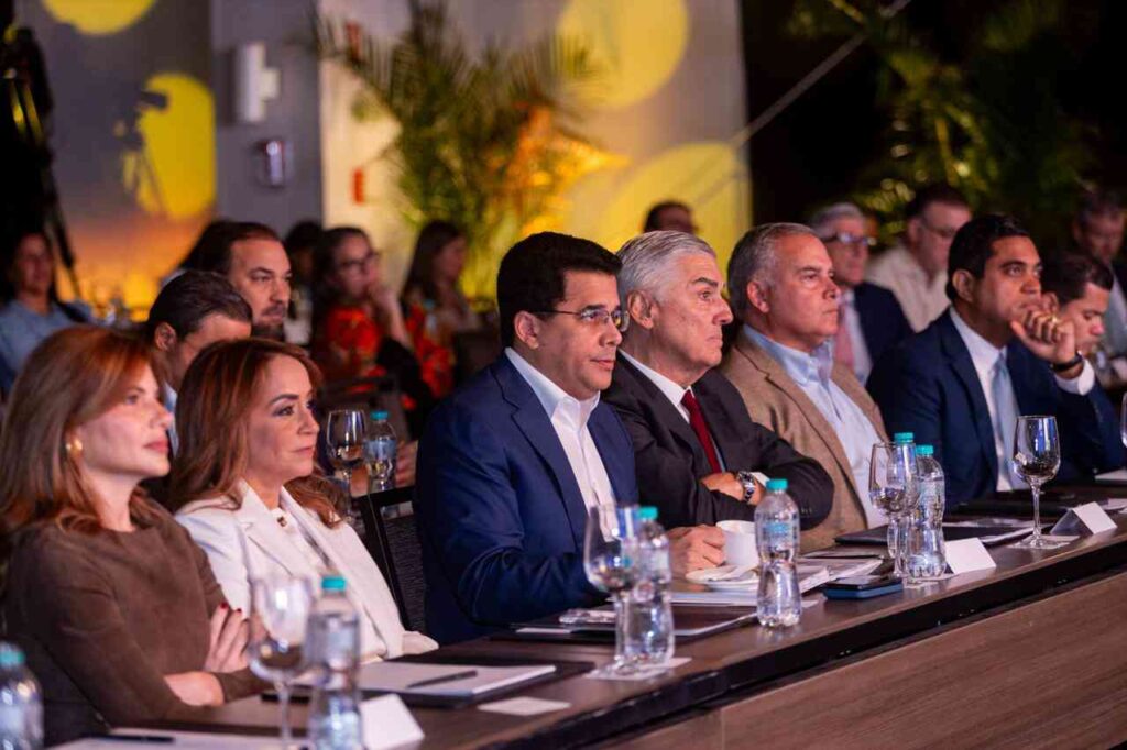 ASONAHORES reconoce a David Collado por los logros del sector turismo en su gestión - Noticias de hoy en República Dominicana | De Último Minuto