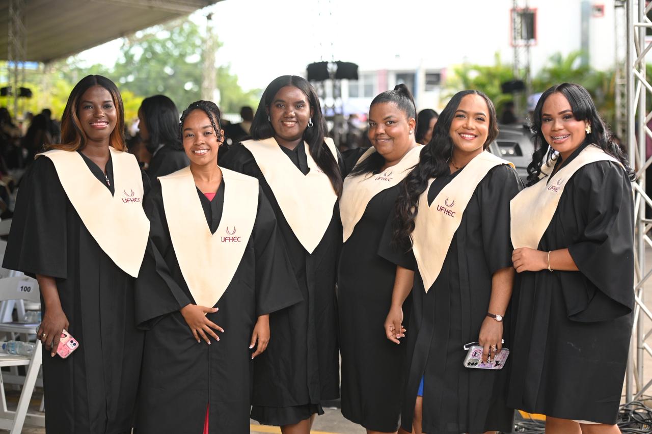 UFHEC gradúa 826 nuevos profesionales; 62.95% de los graduados fueron mujeres
