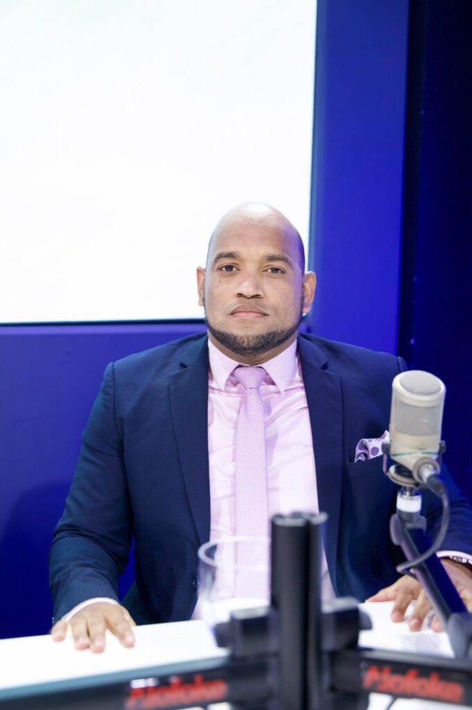 Jonatan Familia asegura: policías afeminados no podrán atacar la delincuencia en los barrios