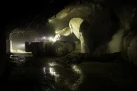 Ocho mineros mueren tras derrumbe de un pozo ilegal en una mina de Zimbabue