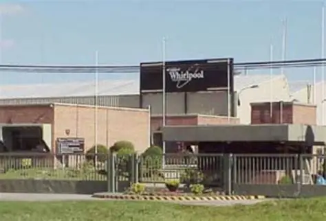 Whirlpool cierra su planta en Argentina y despide a 220 trabajadores