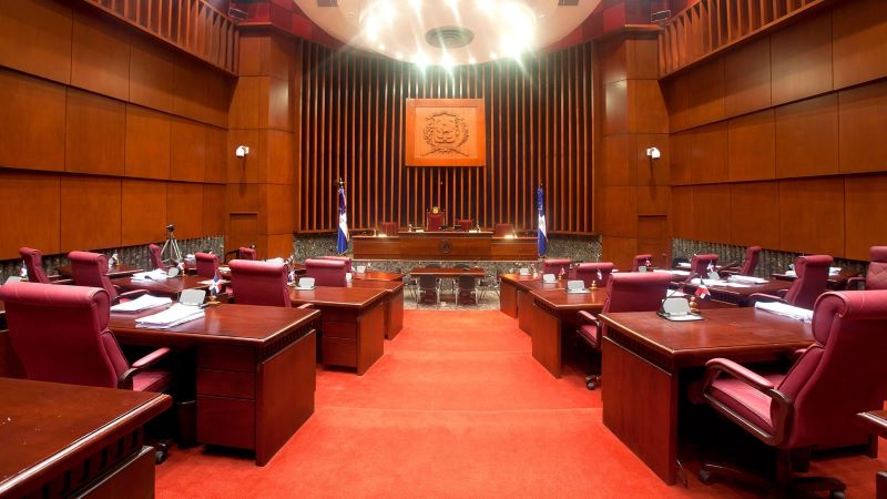 Senadores rechazan decisión del TC que elimina penalización de relaciones homosexuales en la Policía y las Fuerzas Armadas