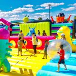 Gigante parque inflable Rebotín Park llega con nuevas emociones a Santiago