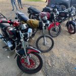 PN y Ministerio Público apresan joven y ocupan pistola ilegal y varias motocicletas en allanamientos en Santiago