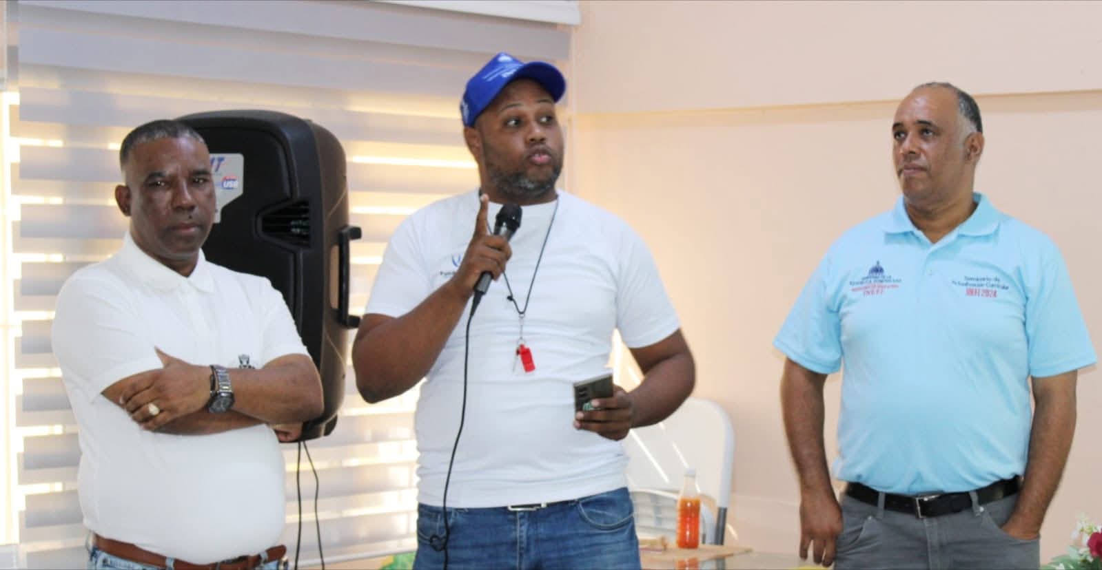 Distrito Educativo 03-01 de Azua reconoce a profesores de Educación Física