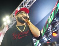 Jezzy "El Chef de los Versos" deslumbra con sus éxitos en el 2do concierto navideño de Reconocidos