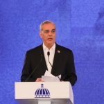 Abinader destaca liderazgo de RD en manufactura de equipos médicos y electrónicos