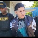 Se entrega presunto cabecilla de banda que asaltó a mujer en Plaza Gómez Díaz; es investigado por otro homicidio en Santiago