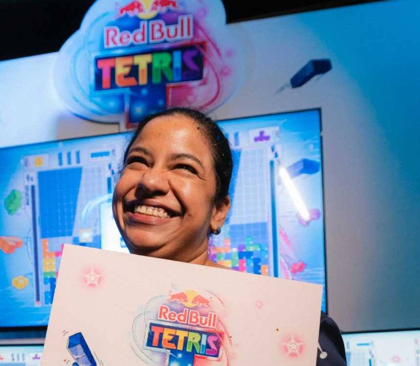 Melina Días, campeona nacional de Red Bull Tetris, invita a los padres a acercarse al gaming