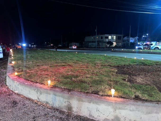 Realizan encendido de velas en protesta por ampliación de la Avenida Ecológica en Boca Chica