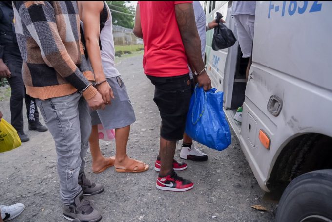 DGSPC inicia histórico traslado de internos desde La Victoria hacia el CCR Las Parras