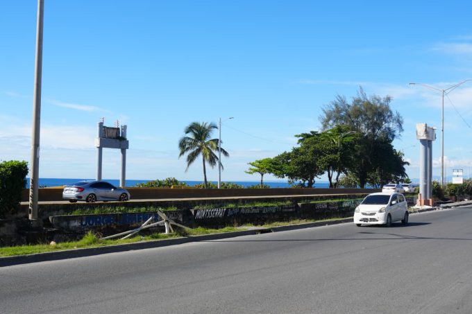 Desmontan uno de los puentes peatonales de Las Américas; suspensión eléctrica afectó varios sectores en la madrugada