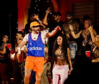 Santiago Matías y participantes de “LCDA2” encendieron “La Casita” de Bad Bunny en el Estadio Olímpico