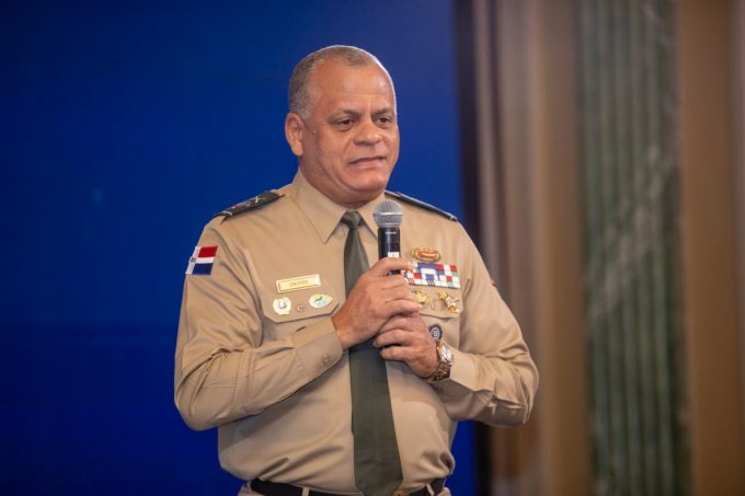 Defensa y Policía dicen mantendrán su régimen disciplinario tras sentencia del TC sobre relaciones homosexuales