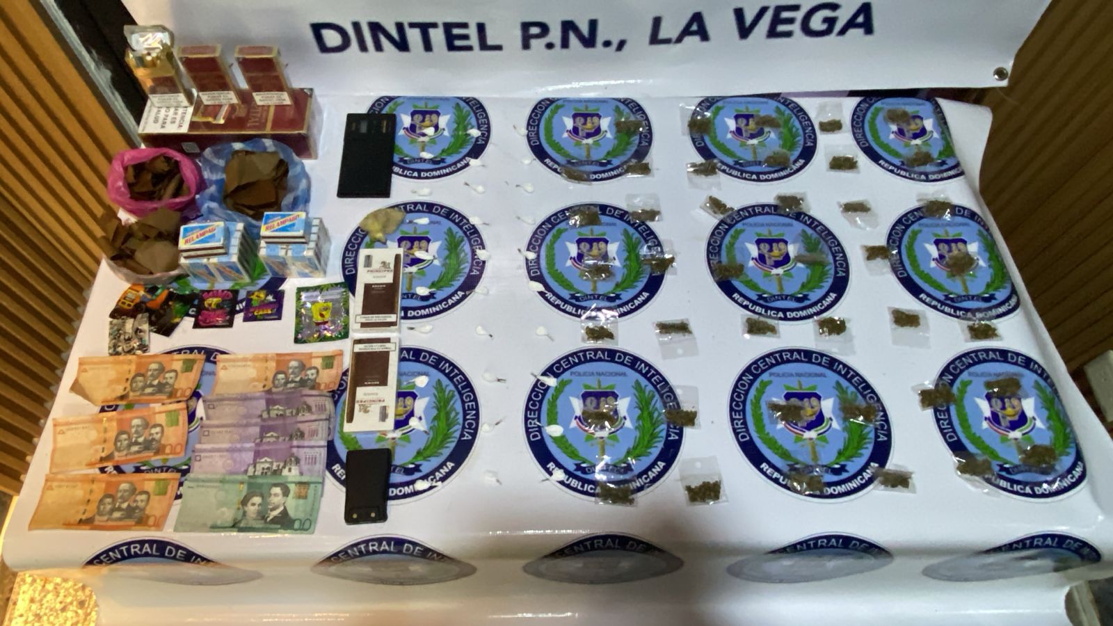 Dintel ocupa drogas, dinero en efectivo y múltiples evidencias durante operativo en La Vega
