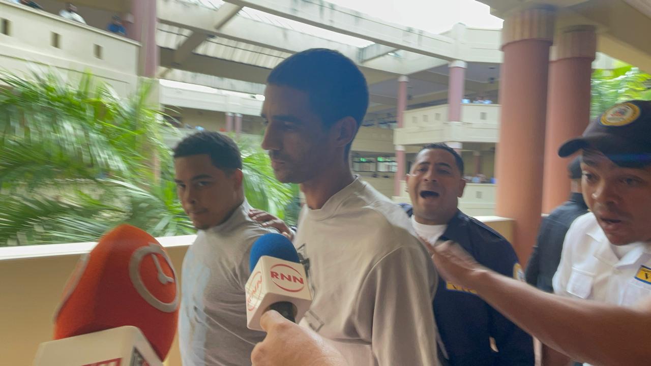 Tres meses de prisión preventiva para dos acusados de matar a mujer en Plaza Gómez Díaz, en Santiago