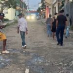 “Vivimos como animales”: Residentes de Sabana Grande de Boyá estallan ante abandono; otra Navidad entre el lodo