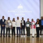 Gobernación de Azua reconoce a jóvenes finalistas del Sur rumbo al Premio Nacional de la Juventud 2026