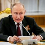 Putin firma ley que aumenta en más del doble impuestos por ingresos a agentes extranjeros