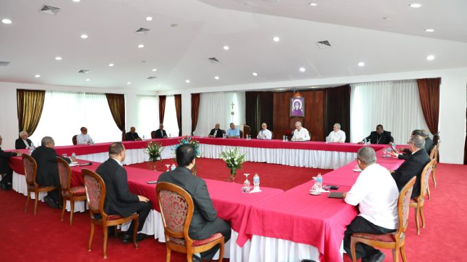 Presidente Abinader sostiene almuerzo con miembros de la Conferencia del Episcopado Dominicano