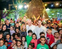 Alcalde Ulises Rodríguez deja encendida la Navidad con la apertura del Bosque Encantado “Encantus” en Santiago