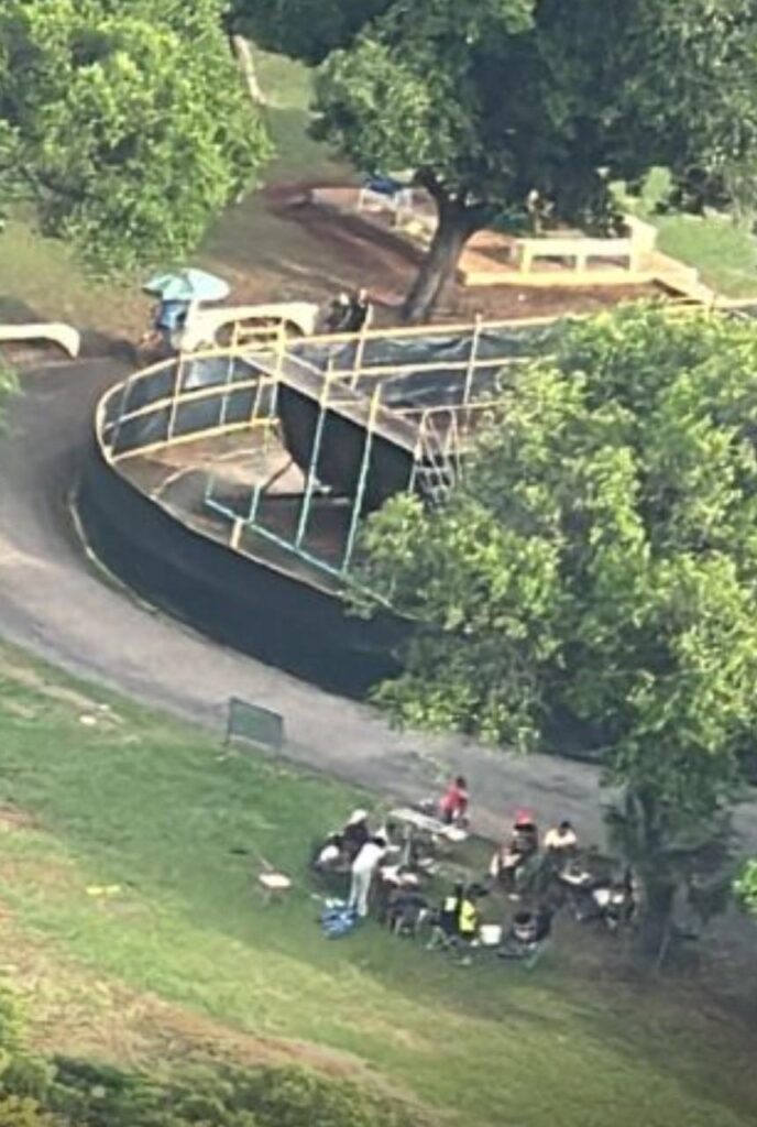 Jóvenes denuncian intento de desalojarlos de su única zona deportiva en El Mirador | 3 | Jóvenes denuncian intento de desalojarlos de su única zona deportiva en El Mirador - Noticias de hoy en República Dominicana | De Último Minuto