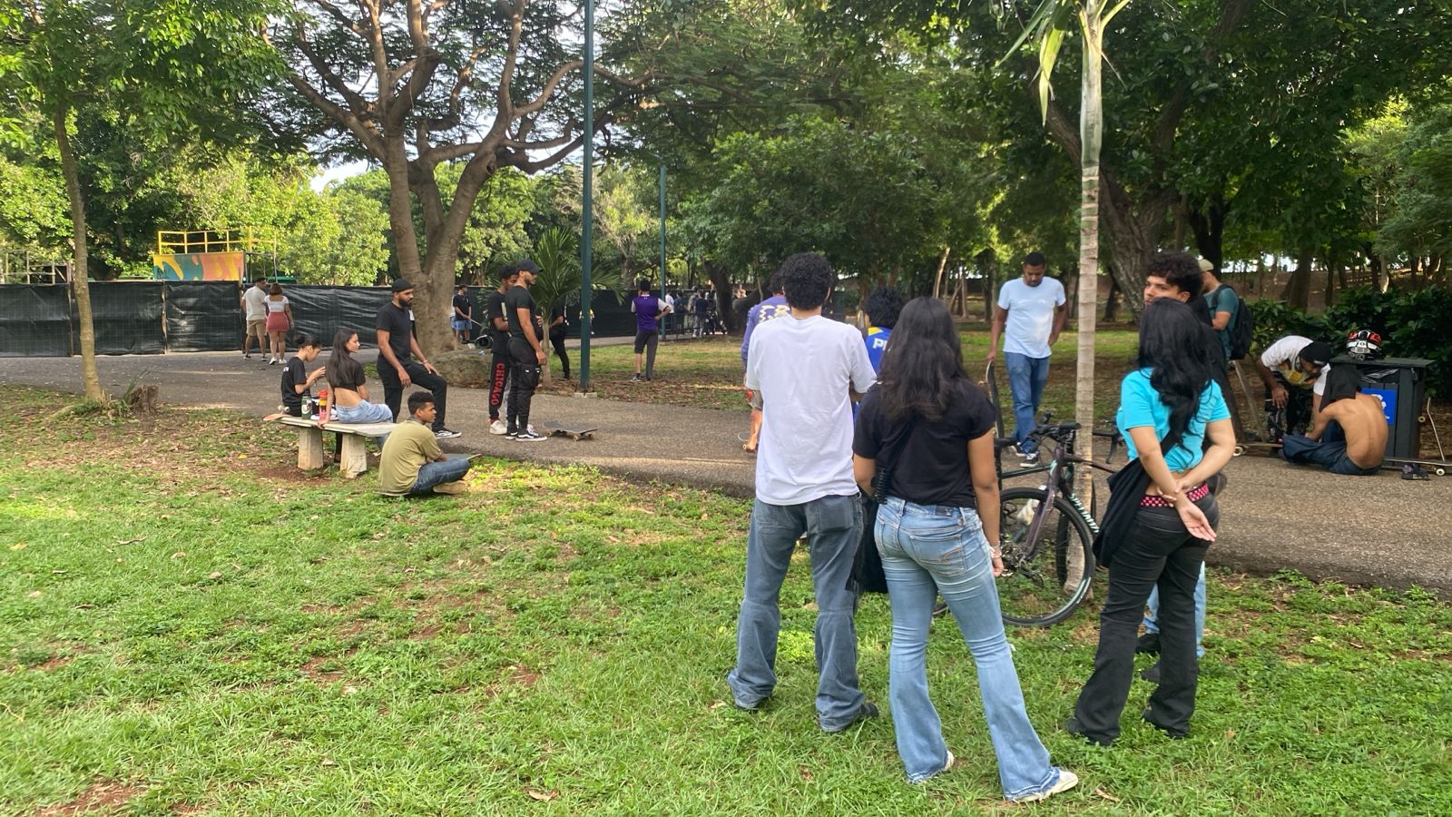 Jóvenes denuncian intento de desalojarlos de su única zona deportiva en El Mirador