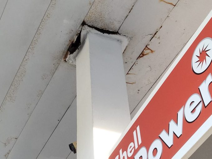 Estación Shell en Arroyo Barril presenta deterioro alarmante que amenaza la seguridad ciudadana