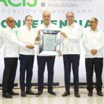 Abinader destaca que el país es una “República policéntrica” y recibe reconocimiento de la ACIS por su inversión en Santiago