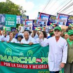 Leonel Fernández encabeza la Marcha del Pueblo en reclamo de soluciones nacionales