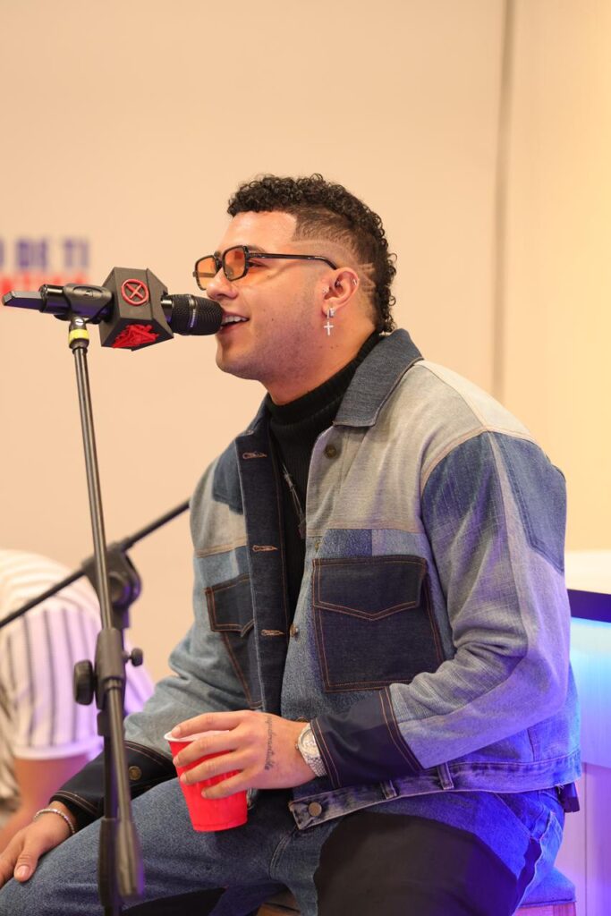 Artista panameño Boza ofrece concierto acústico en La Casa de Alofoke 2 - Noticias de hoy en República Dominicana | De Último Minuto