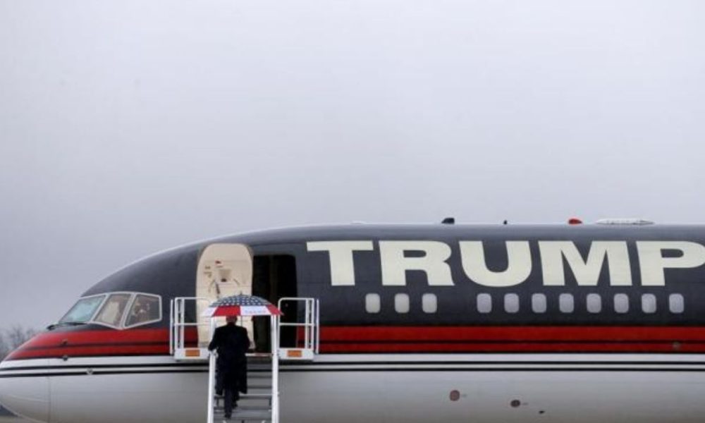 Trump declara el espacio aéreo venezolano »cerrado por completo»