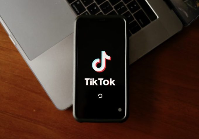 Una organización presenta recurso en Australia contra veto a menores de 16 en las redes