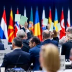 Cuba admite"dificultades financieras", pero promete "facilidades y garantías" a inversores