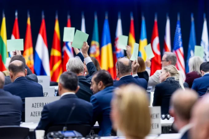 Cuba admite"dificultades financieras", pero promete "facilidades y garantías" a inversores