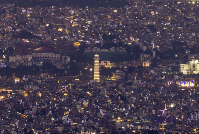 Nepal impone toque de queda en una zona del país tras nuevos choques con la Generación Z